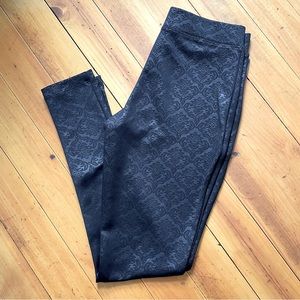 Black jacquard leggings